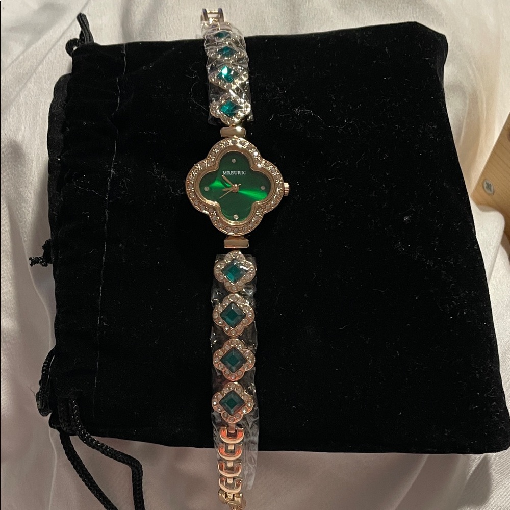 Green clover and gold tone  Watch with Gem Accents